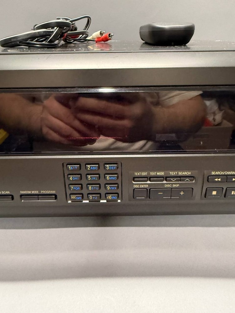 Technics SL-MC7 Compact Disc CD Changer Player w/ Remote – Works – Broken Corner