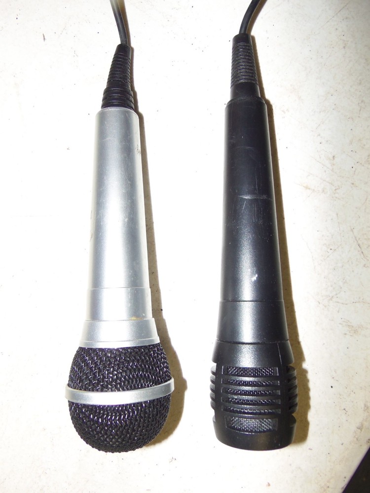 The Singing Machine, Model STVG - 559, Powers on but does not work correctly