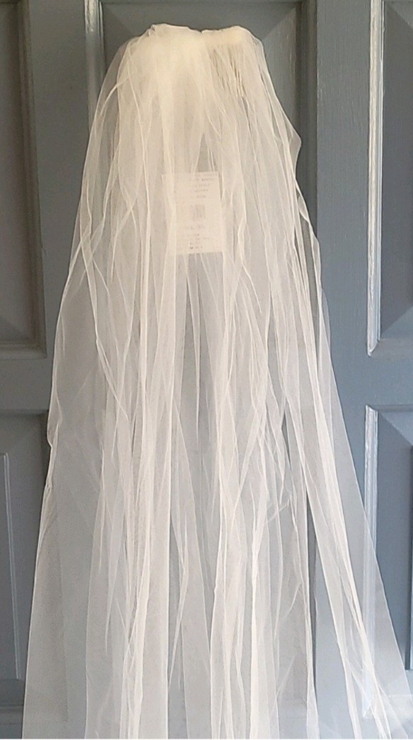 Raw edge cathedral veil 108in long, Worn One Bride. #wedding