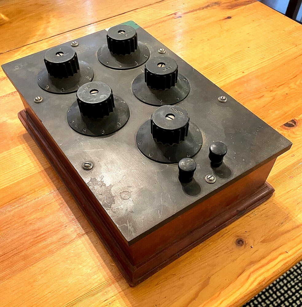 Vintage Leeds & Northrup Resistance Box