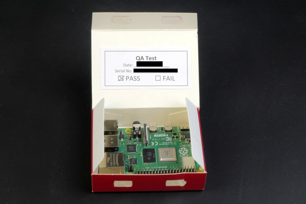 Raspberry Pi 4 Model B with External WiFi Antenna Connector (U.FL)