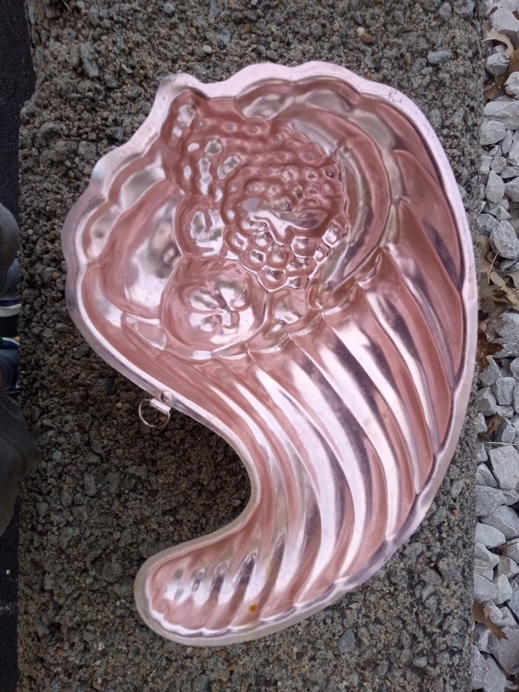 Cornucopia Cake Pan Kitchen Mold