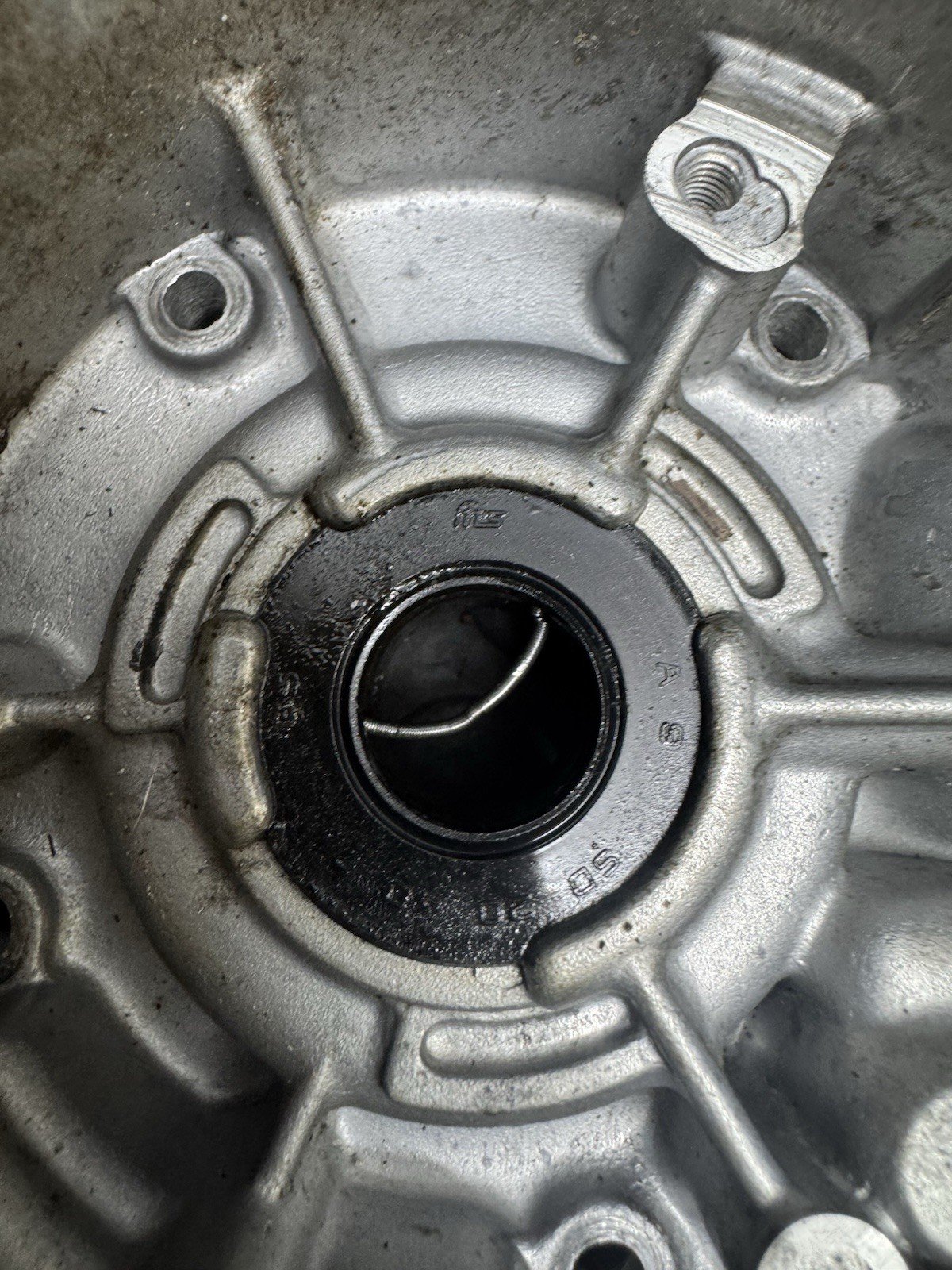 01 02 03 04 05 Kawasaki KX85 KX100 GENUINE OEM CRANKCASE SET L & R CASES