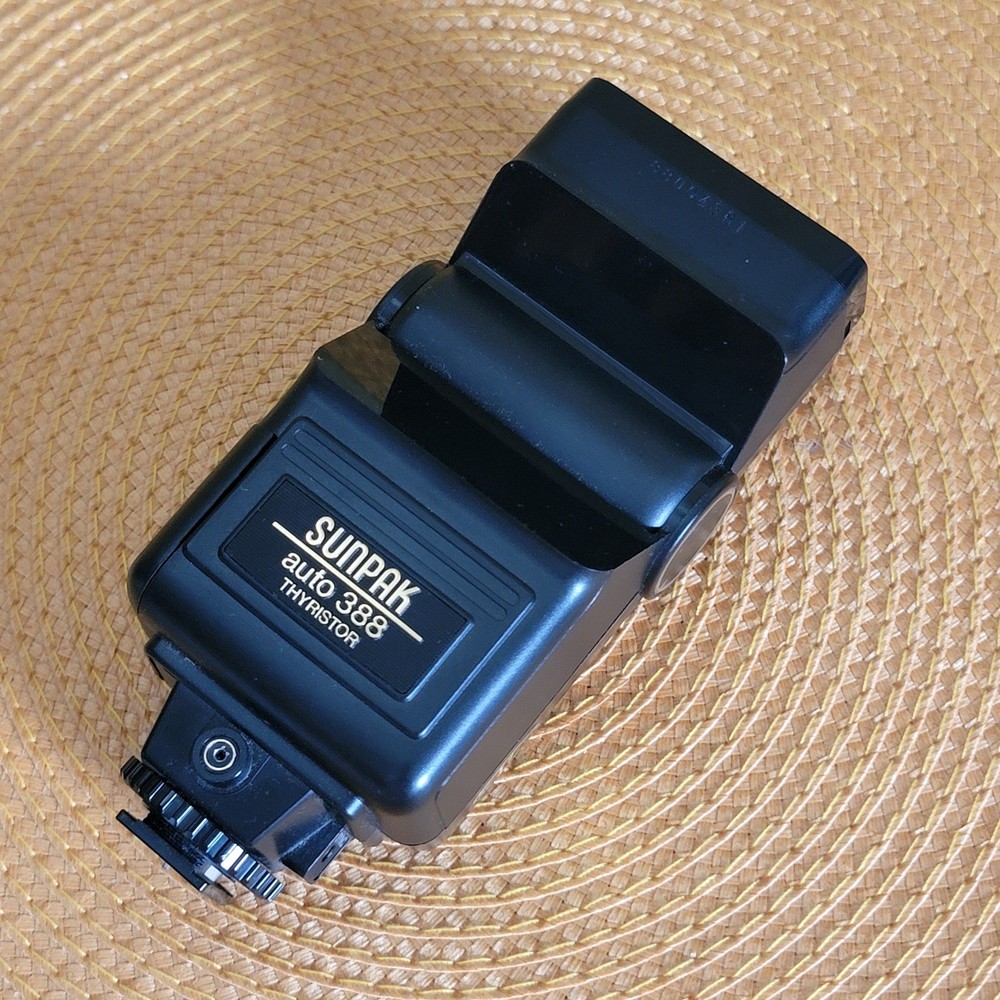 Sunpak Auto 388 Thyristor Camera Flash