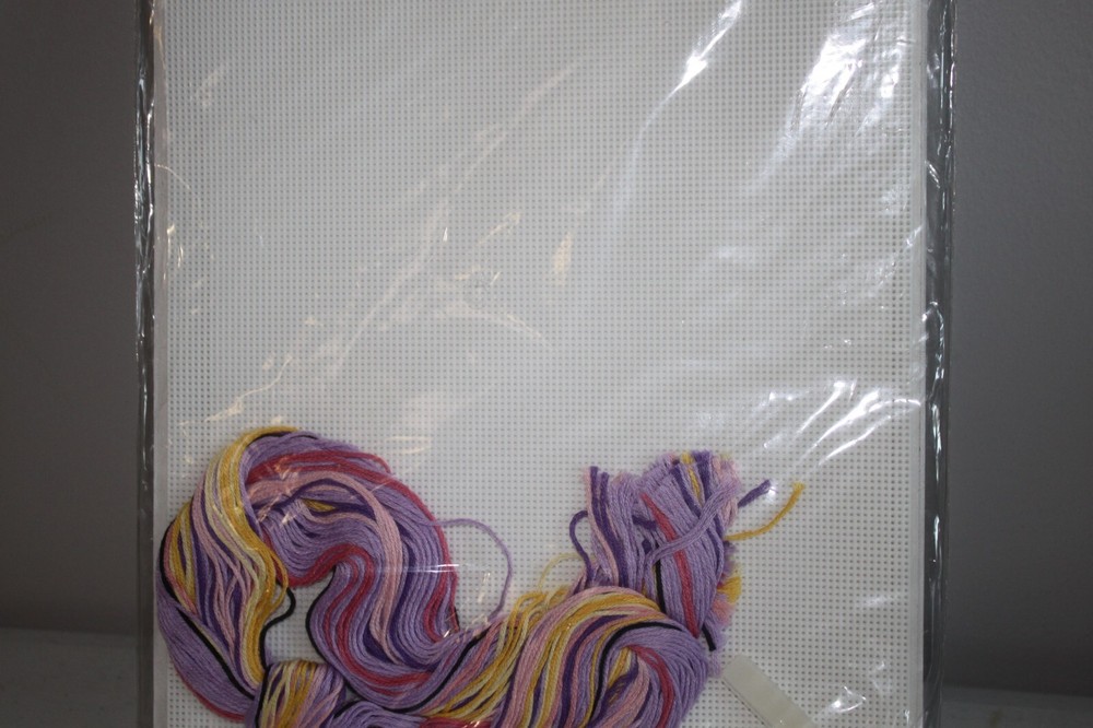 Peek-A-Boo kitty frame