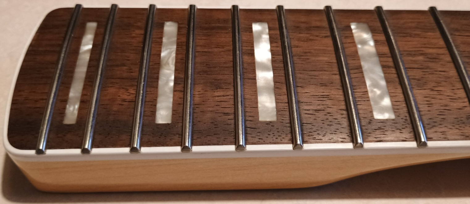 FENDER Squier Paranormal Troublemaker Telecaster Deluxe Neck Laurel Ice Blue