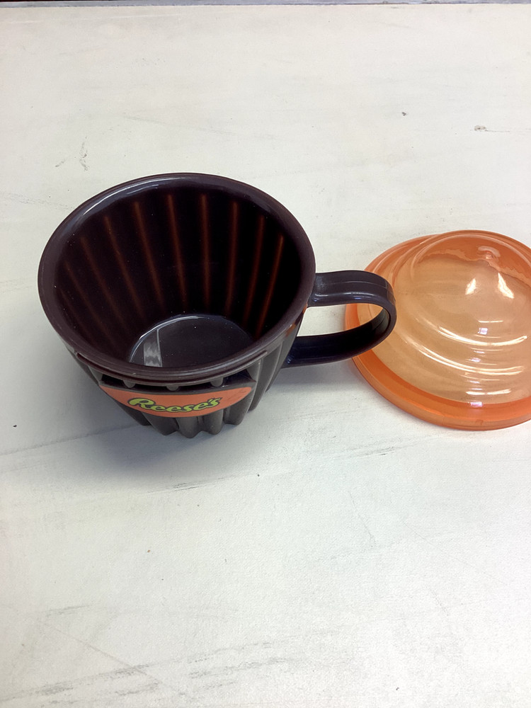 Evri Plastic Reese's Cup With Lid Snack Nuts Candy Cupcake
