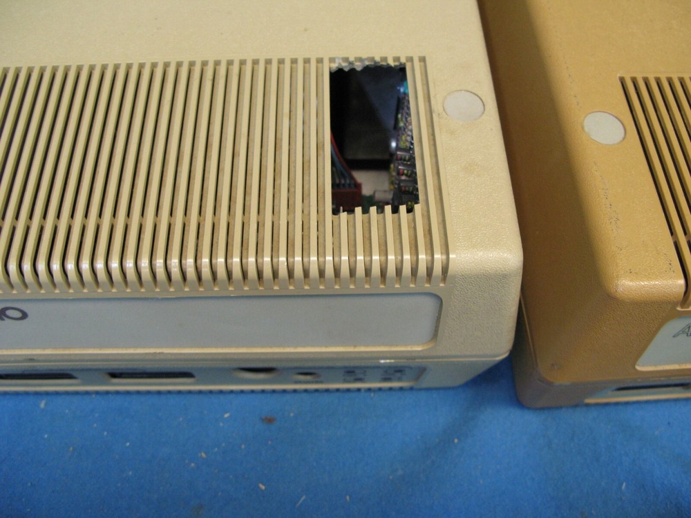 2 Atari 810 Floppy Disc disk Drive & 1 Power Supply Adapter