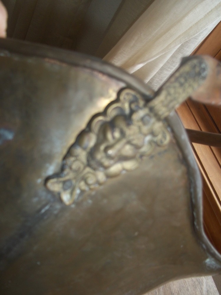 Large ANTIQUE SOLID BRASS Fireplace Coal Log Wood Scuttle Bucket-EUC-BRASS!!!