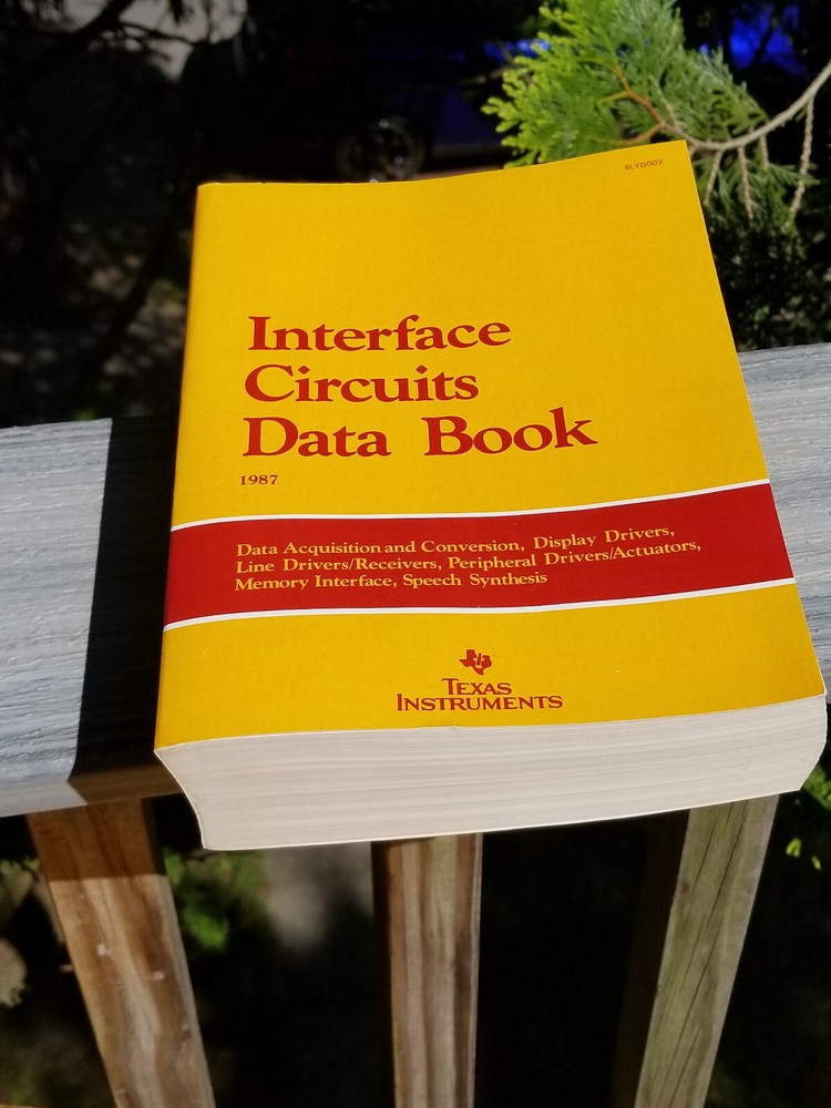 VINTAGE TEXAS INSTRUMENTS BOOK  ELECTRONIC MANUAL INTERFACE  CIRCUITS DATA 1987