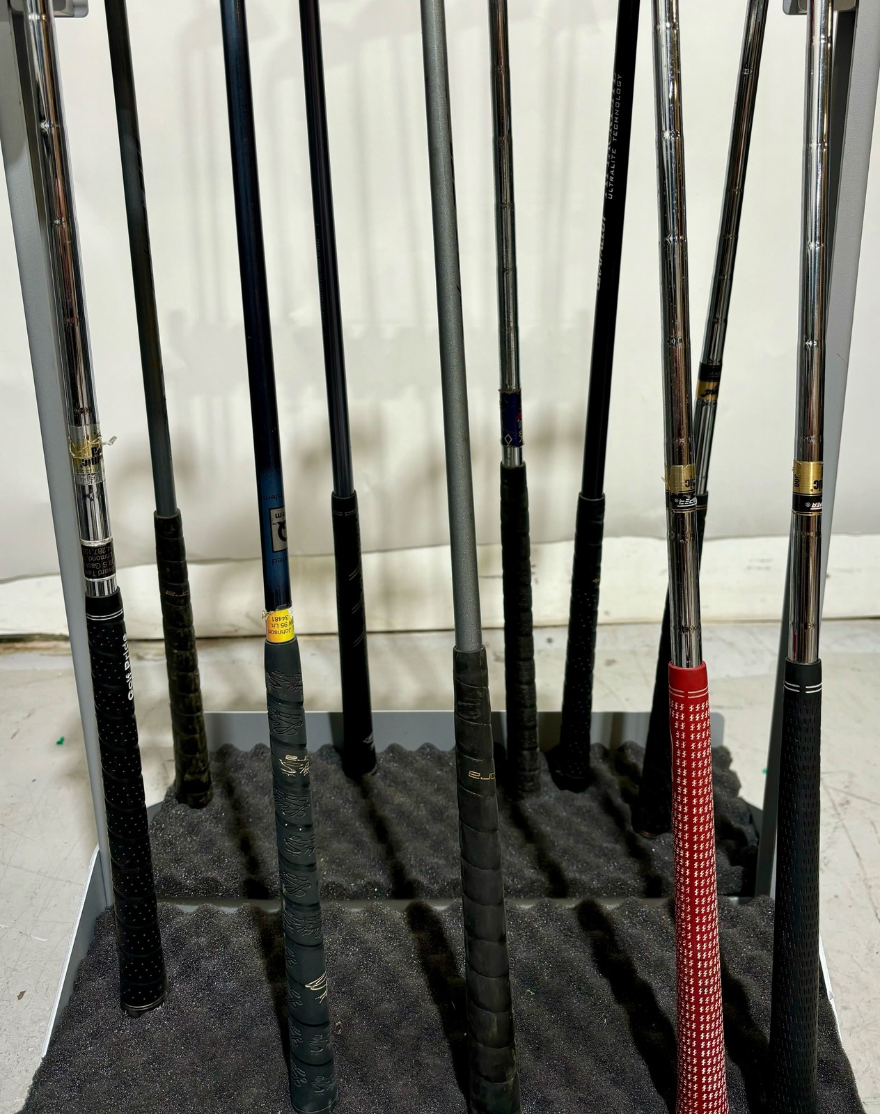 Wholesale Lot of 40 Golf Clubs - Assorted Irons