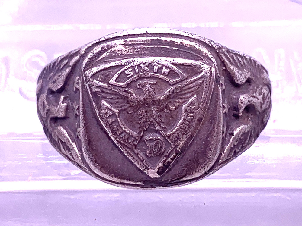 Vtg. World War 2 sterling silver 26th Division "Yankee Division" Men's ring