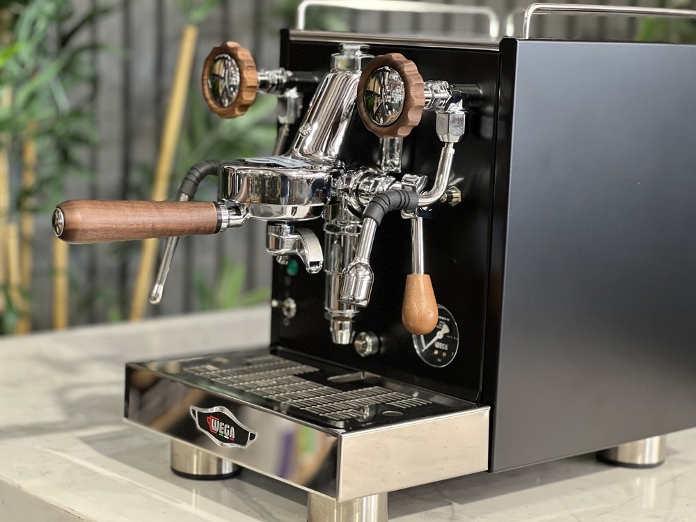 WEGA W MINI 1 GROUP BLACK & TIMBER ESPRESSO COFFEE MACHINE