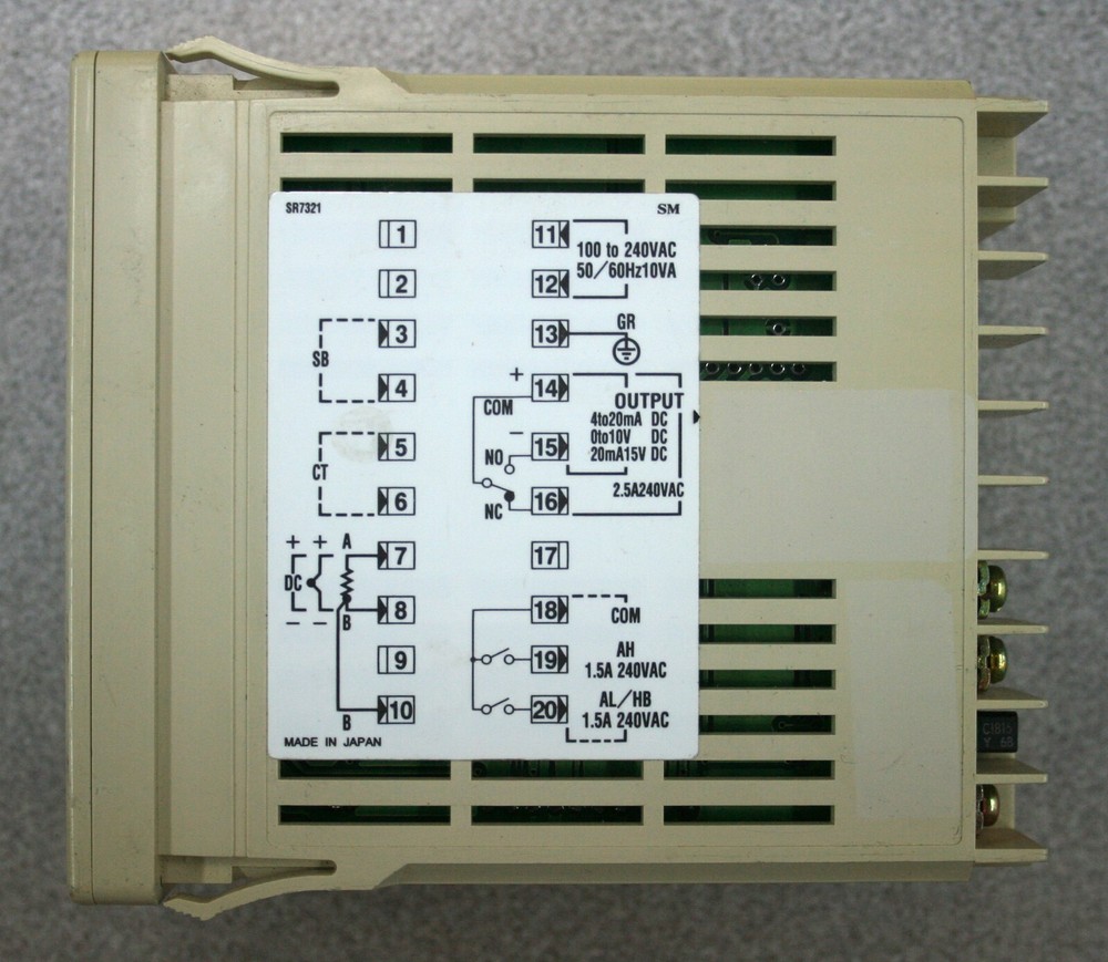 Shimaden SR74-8P1-00 Temperature Controller