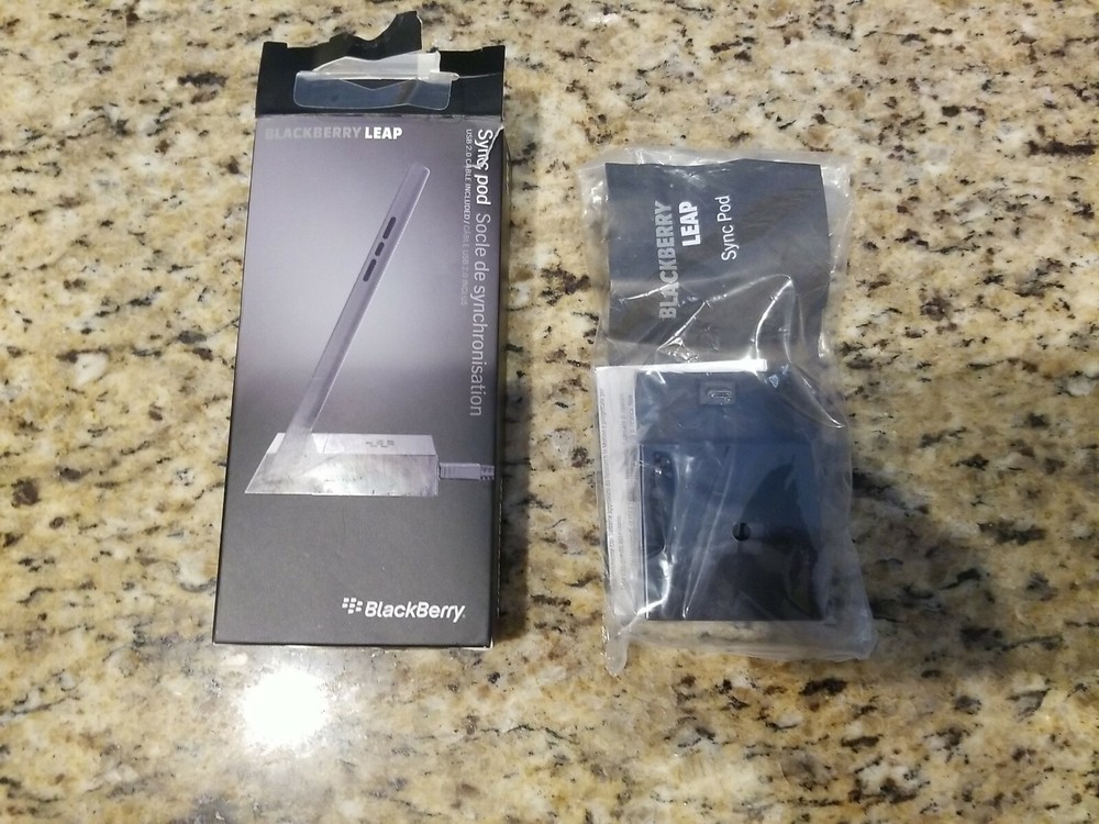 BlackBerry Leap Sync Pod, Charging Pod,Desktop Dock - Black