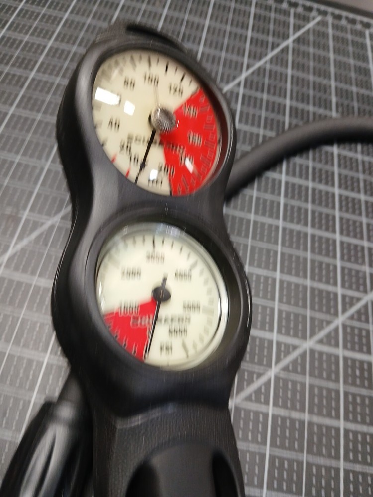 Scubapro 2 Gauge U-Line Console