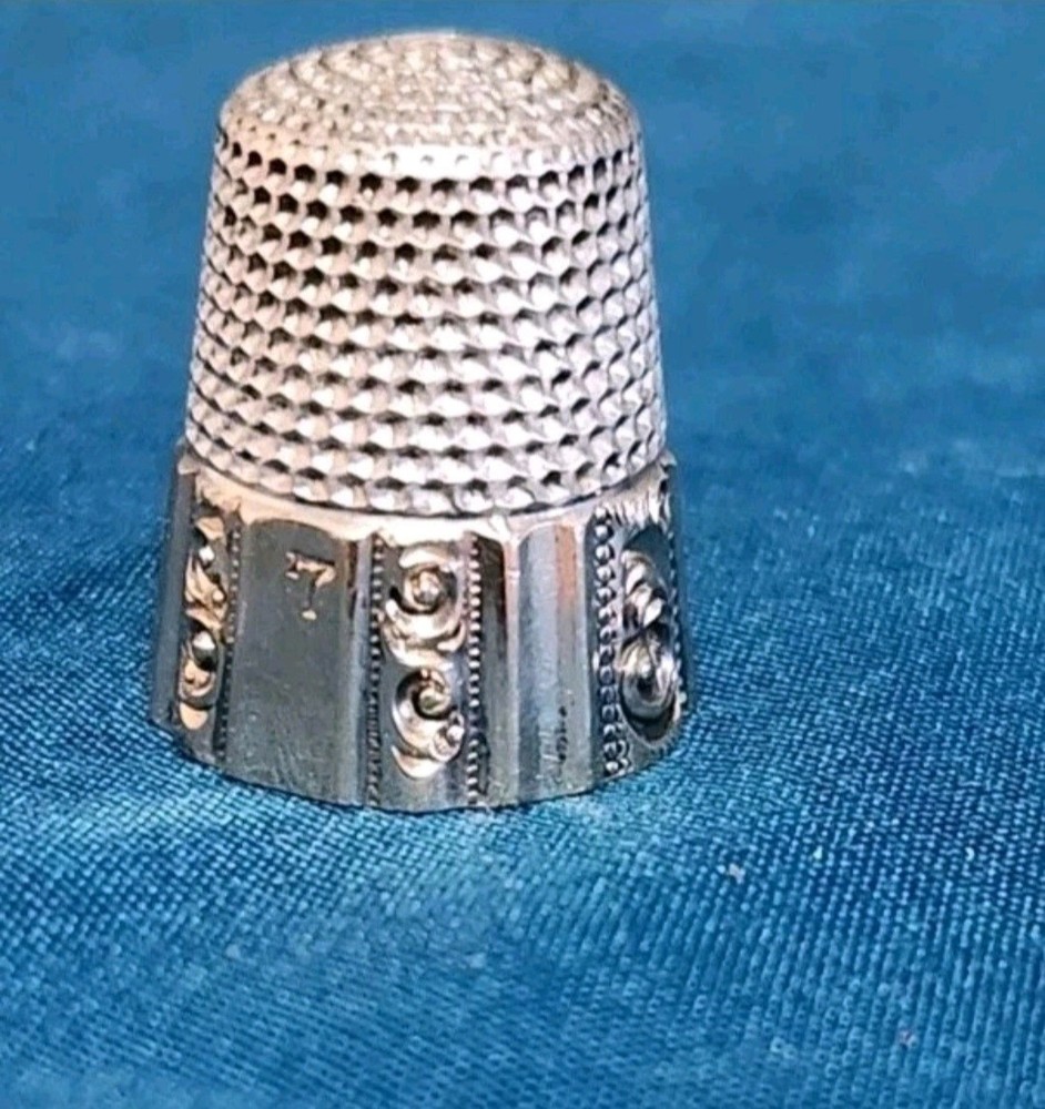 Vintage SCROLL PANEL BAND THIMBLE - KETCHAM & McDOUGALL (SIZE 7)Sterling Silver