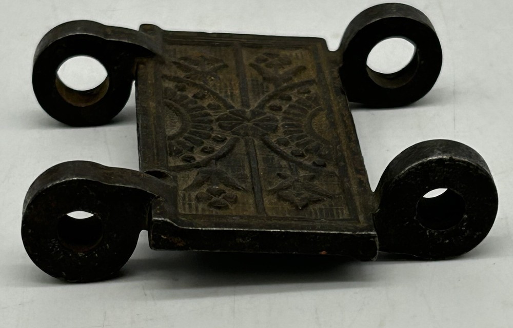 Eastlake Hinge