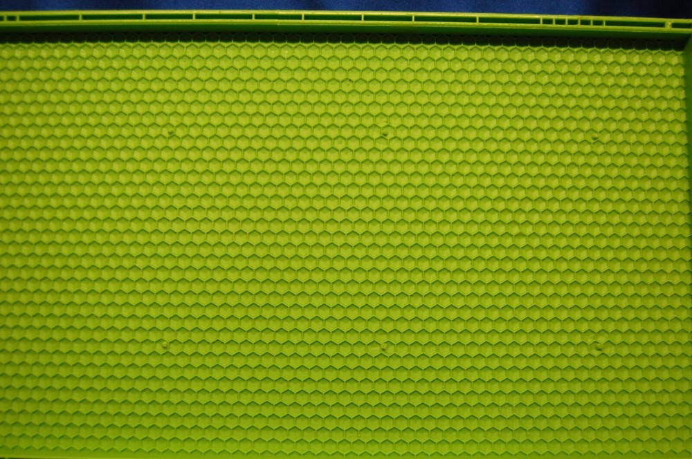 Bee Hive Medium Green Drone Frames Solid Plastic 9 1/8" Plastic NO INTERNATIONAL
