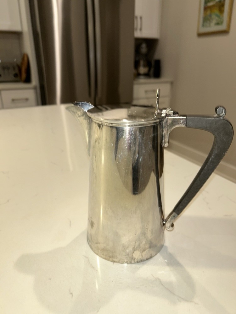 Art Deco Silver Plate 2 Pint Pitcher With Lid & Bakelite Handle 41191 England