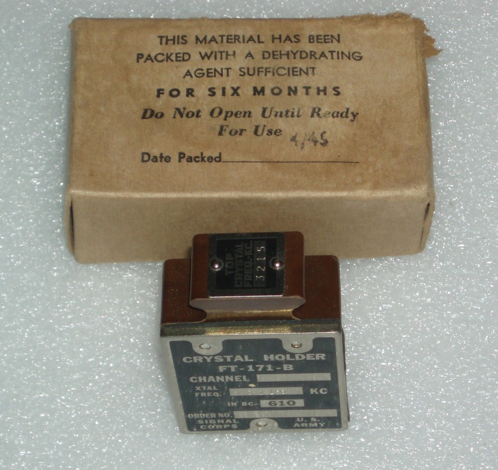 FT-171-B crystal 2.xxx MHz crystal holder US Army BRAND NEW NOS