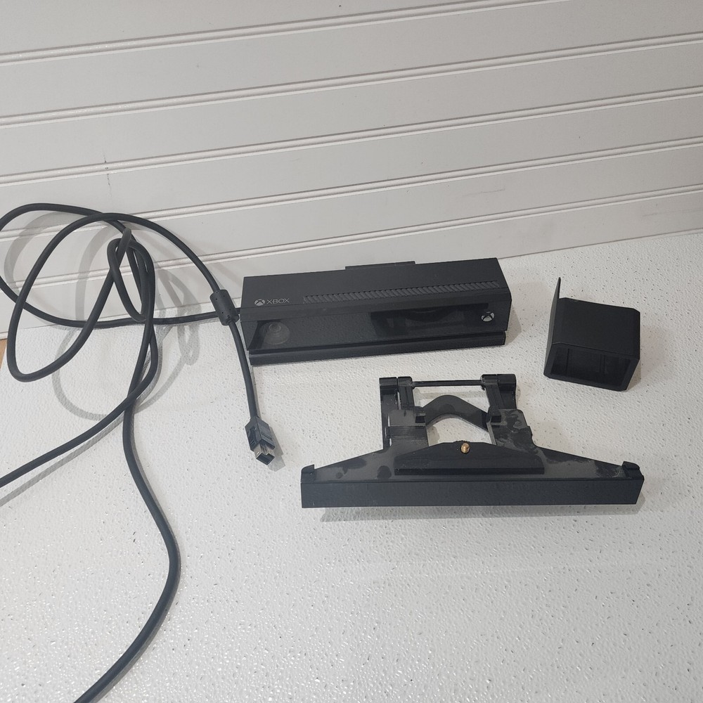 Microsoft Xbox One Kinect Sensor Camera - Black OEM Model 1520 + MOUNT And Cover