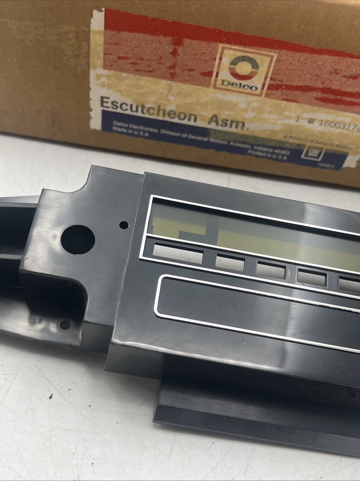 70s 80s Delco Cadillac Stereo Radio FACE ONLY FM / AM 8 Track Player 16003174