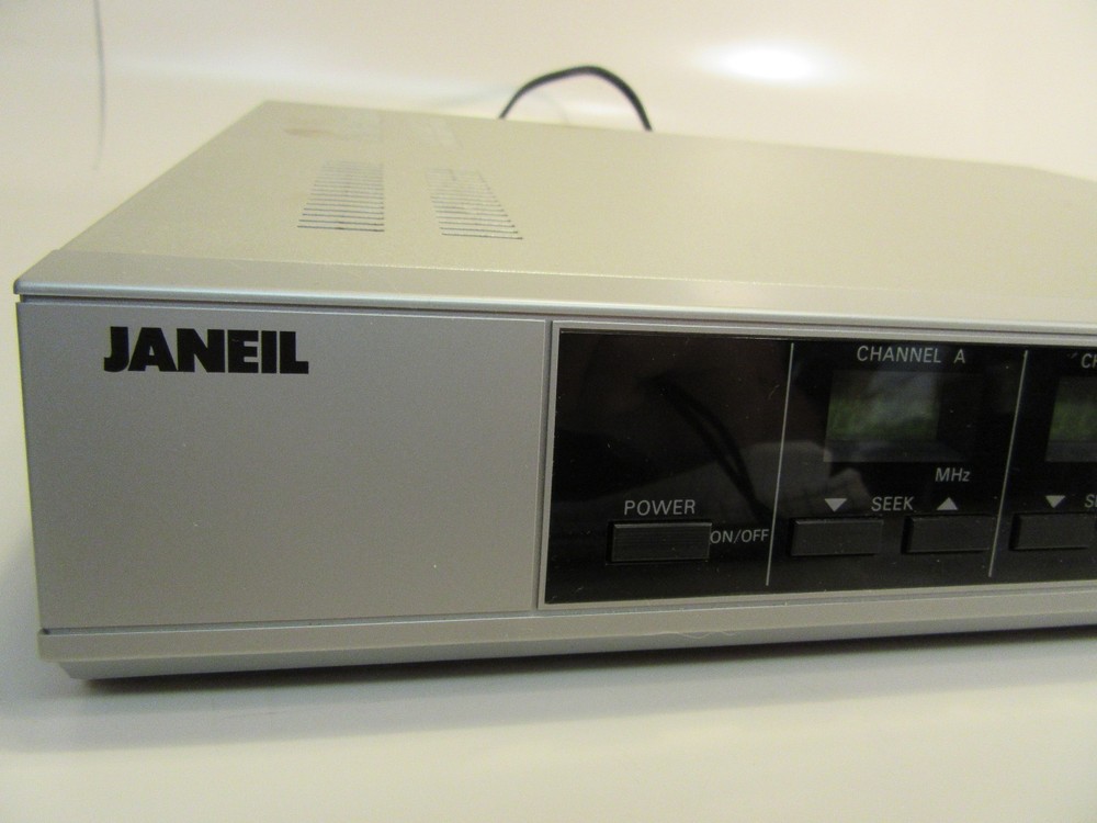 Janeil Frequency Synthesizer Stereo Model SP2000