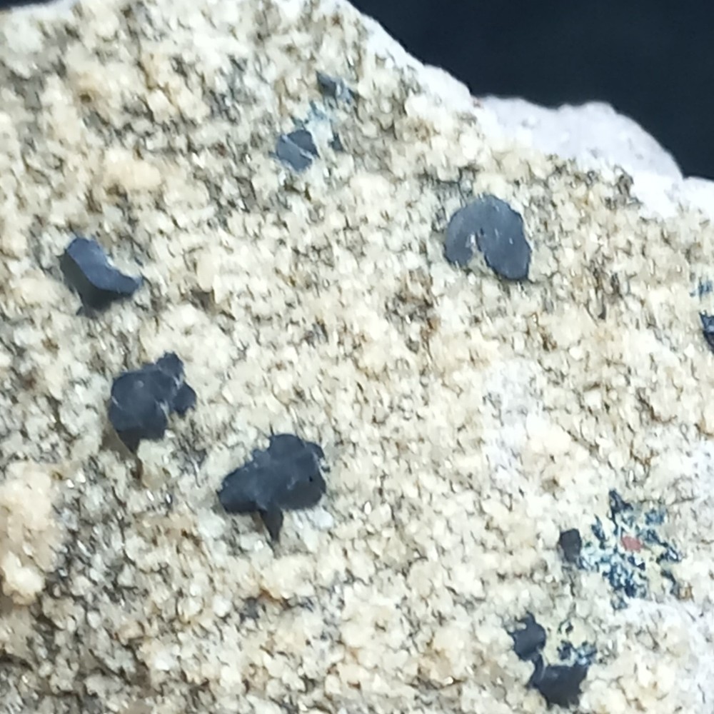 Osumilite Giant