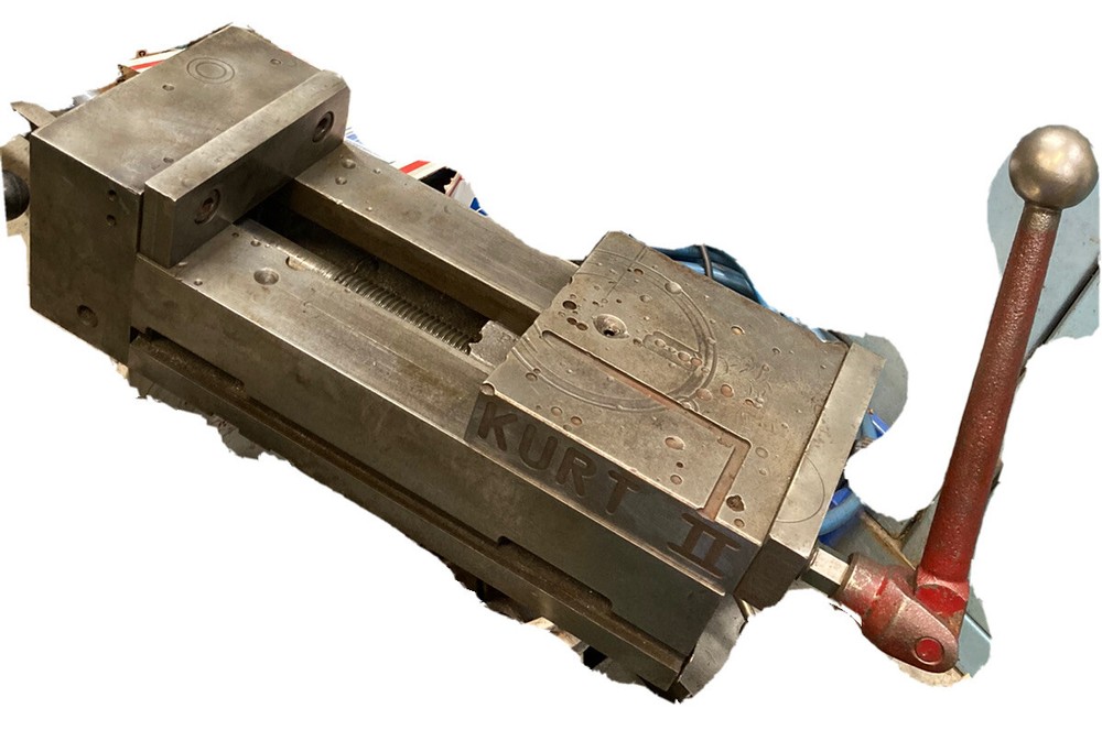 KURT 6" PULL-TYPE II CNC MILLING MACHINE VISE w/ JAWS & HANDLE - #PT600