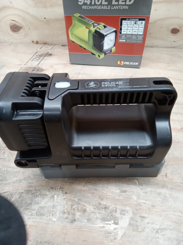 PELICAN LED RECHARGEABLE LANTERN MODEL: 9410L Black