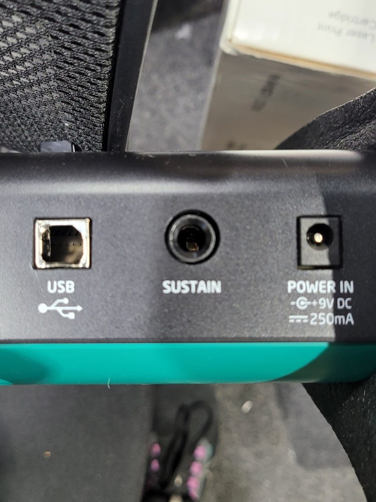 Novation Electronic LaunchKey 49MK2 49-Key Keyboard Controller Black-NOT WORKING