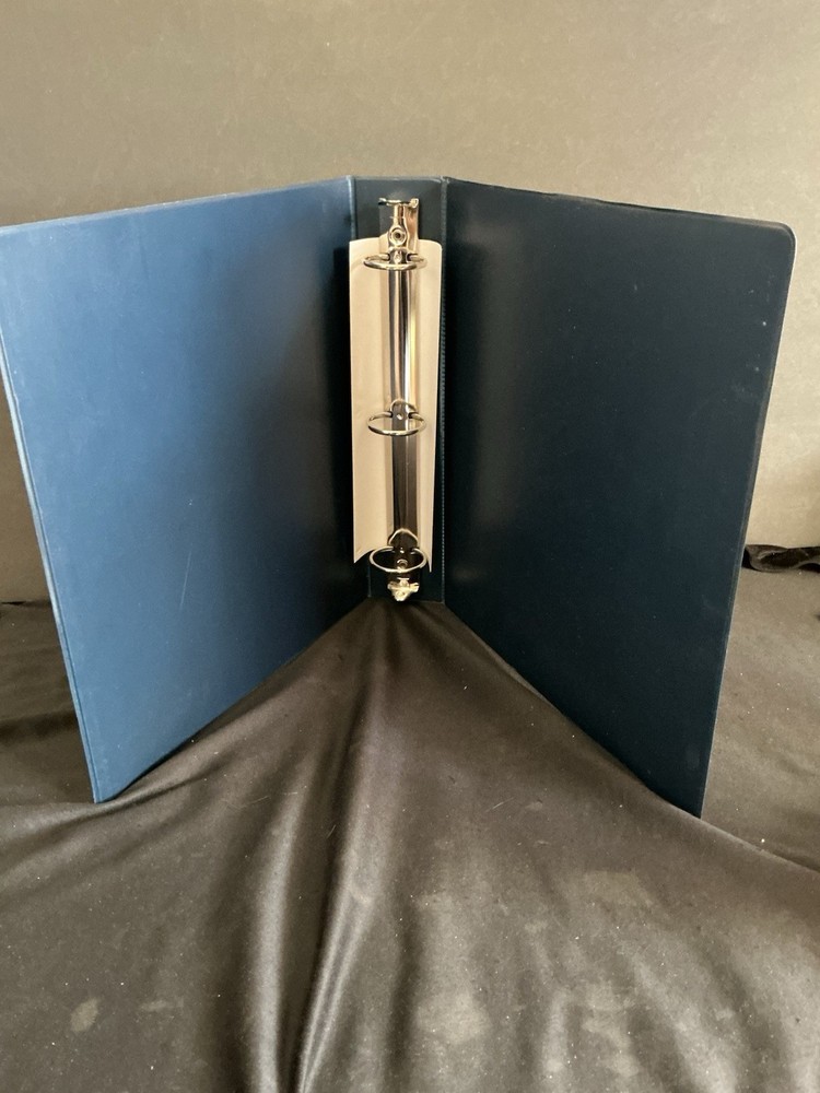 H E Harris United States 3 Ring Binder / Mint