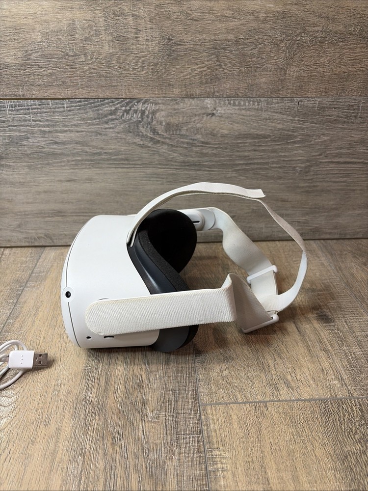 Meta Oculus Quest 2 128GB Virtual Reality Headset - White Used