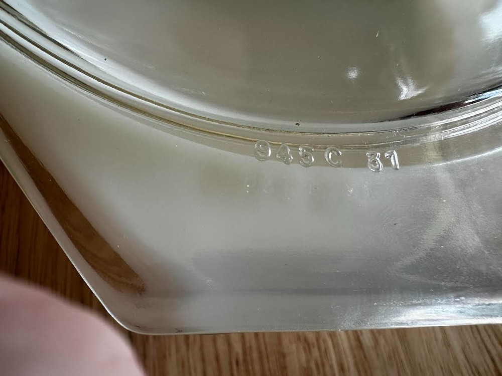 Pyrex Compass devided No Lid