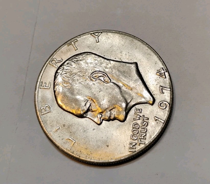 1974 Ike Eisenhower Misaligned Die Date On Bottom Rim Dollar Error Coin