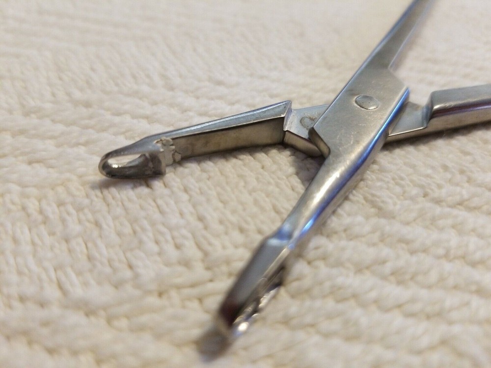 The Lawton Co. Forceps Angled MJ9