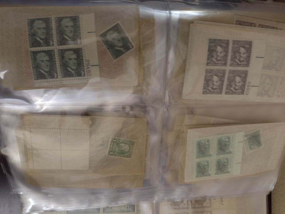 MINT US STAMP COLLECTION IN BINDER