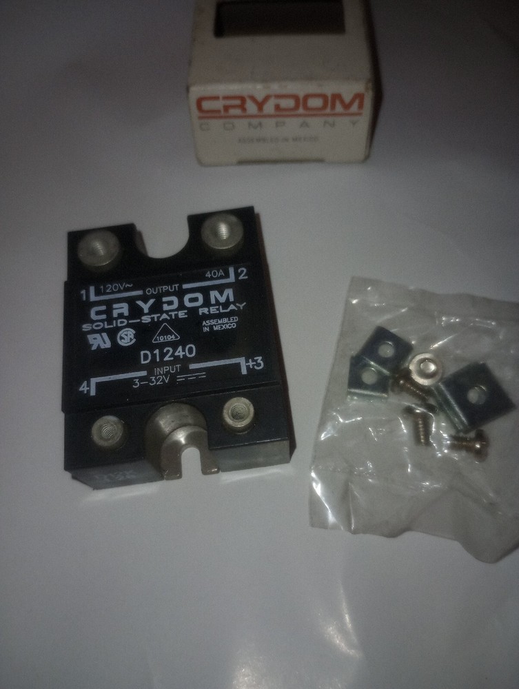 NEW GENUINE CRYDOM D1240 SOLID STATE RELAY 3-32V