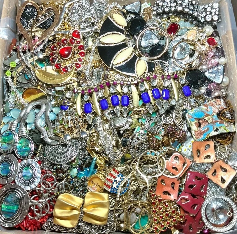 Over 3 Pounds Unsearched Lot Jewelry Old Vintage & Modern Wear & Junk Mixed In
