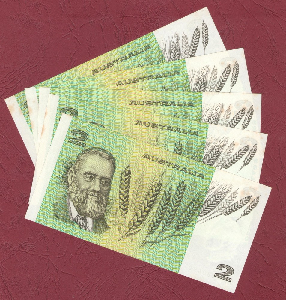 AUSTRALIAN PAPER BANKNOTE 1976 KNIGHT / WHEELER $2 OCRB CENTRE THREAD UNC