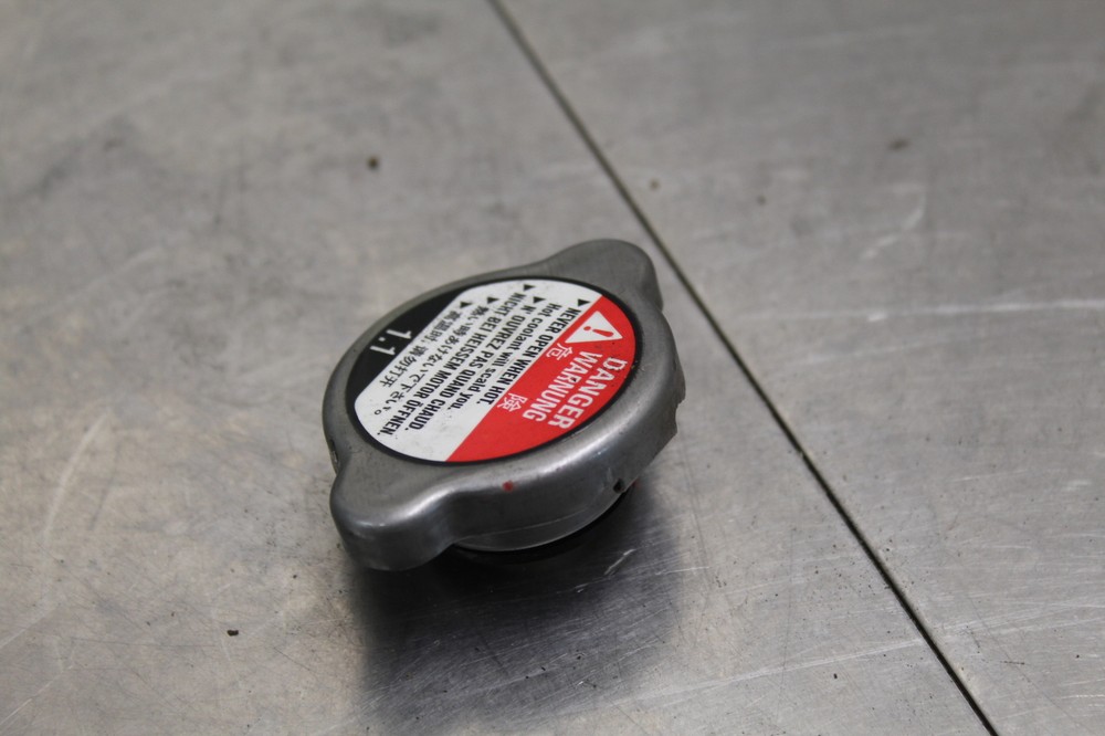 03-05 Yamaha R6 06-08 R6S Engine Radiator Cap