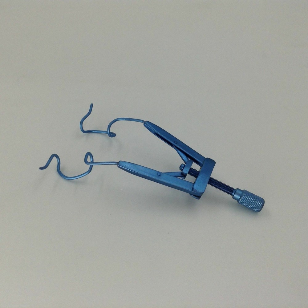 Lieberman Eye Speculum Adjustable Fenestrated 'D' Blade Titanium 5 piece