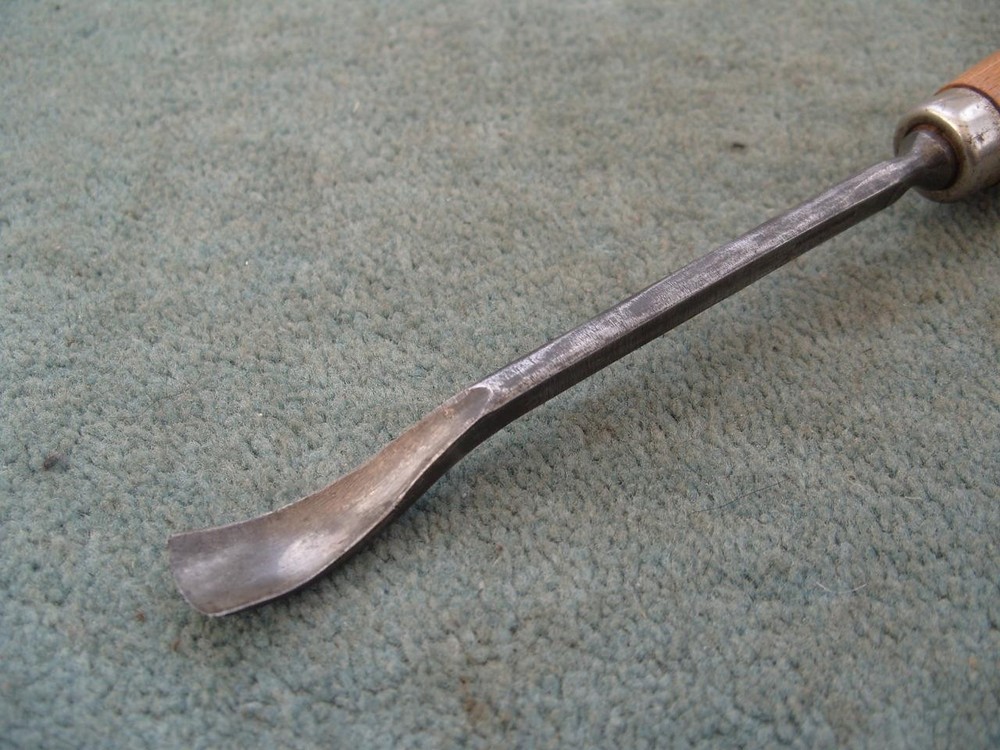 Spoon bent Carving gouge by Henry Taylor.