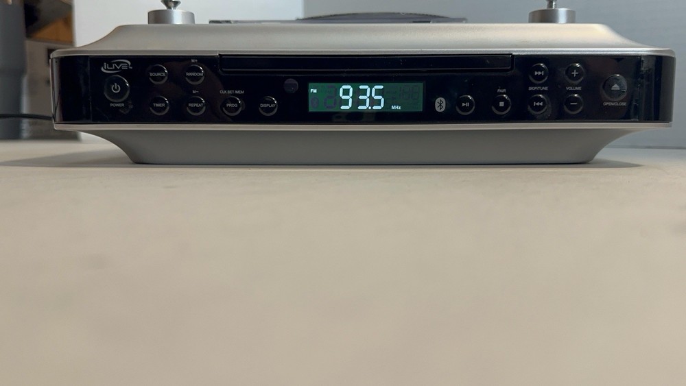 iLive Bluetooth Under Cabinet Radio/CD Player iKBC384S w/Remote TESTED WORKS