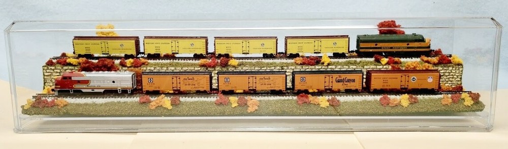 Z SCALE 16" 2-LEVEL TRACK -FALL FOLIAGE SCENE-DISPLAY CASE -FOR ANY Z TRAIN