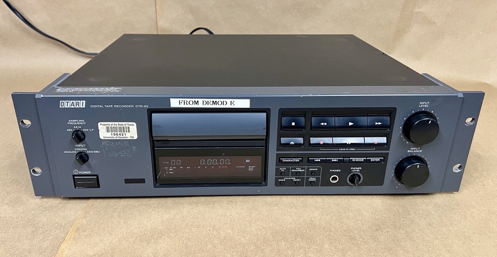 Otari DTR-8S  DAT Digital Tape Recorder