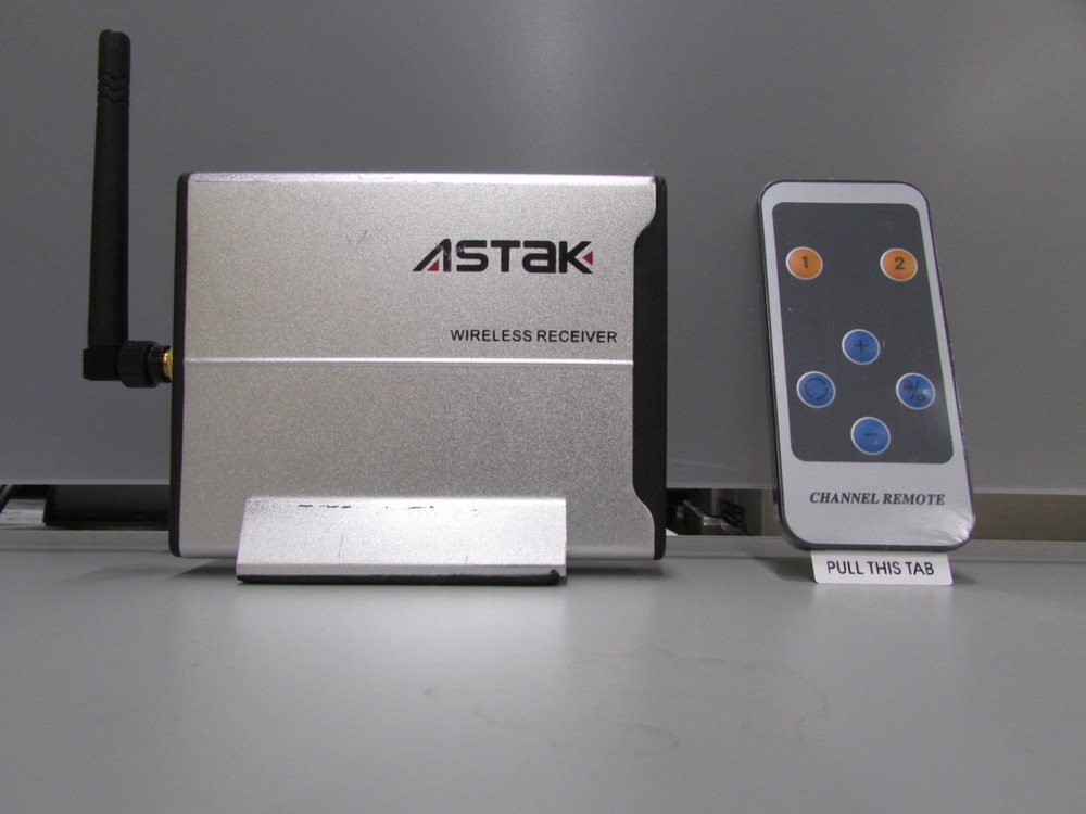 2/pics Wireless IR Cameras & Remote