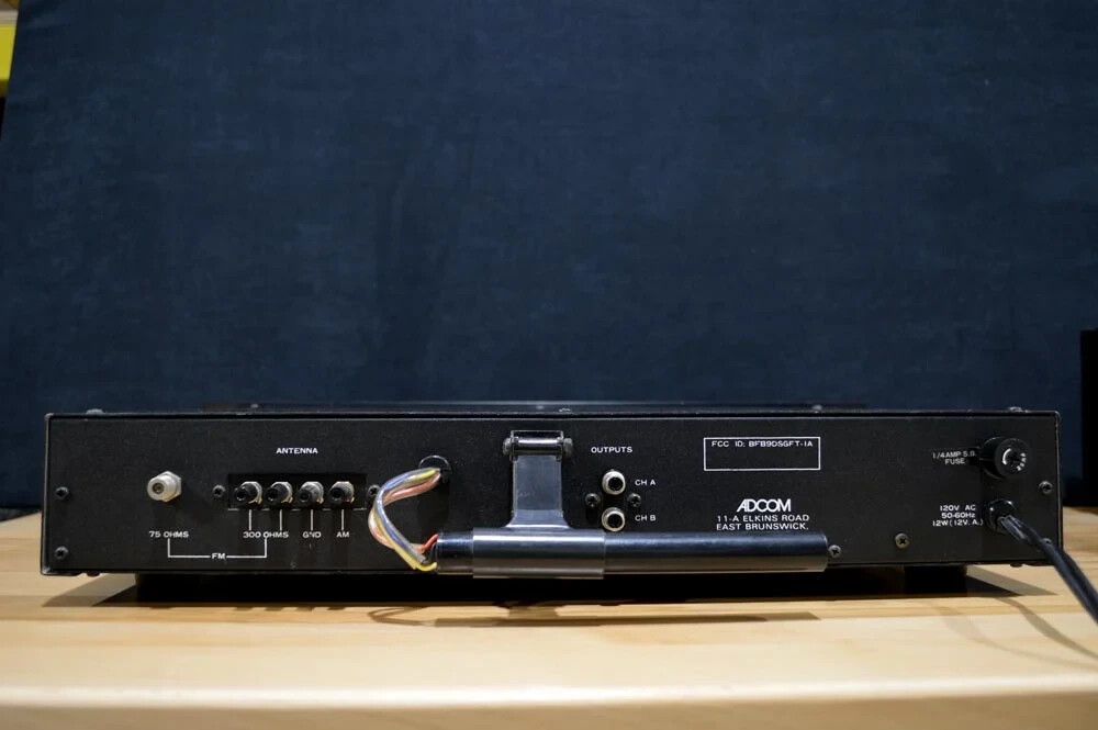 Adcom GFT-1A Quartz Referenced Digital AM/FM Stereo Tuner