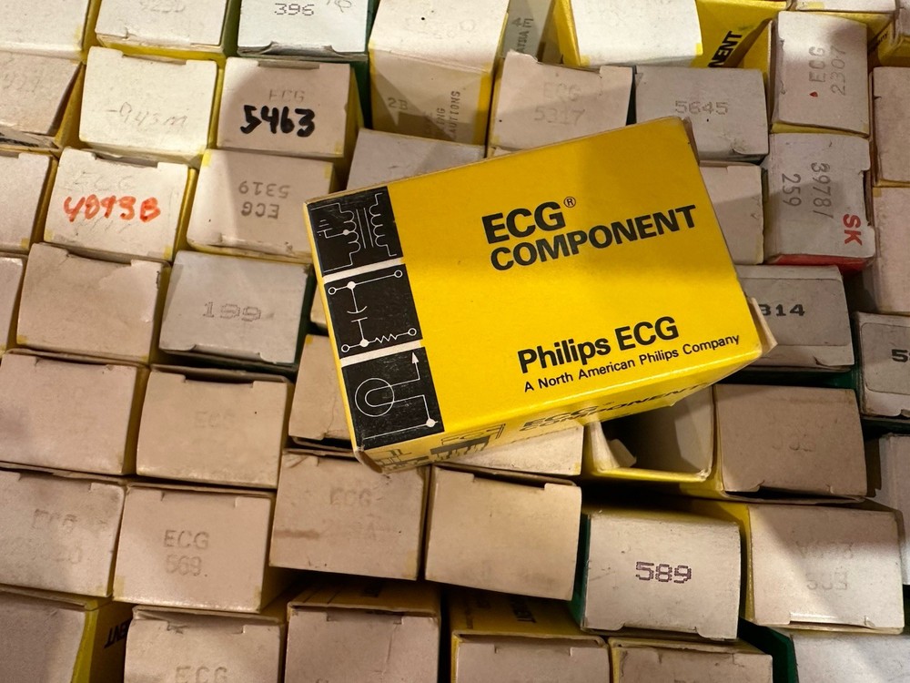 Lot Of Component Chips & Parts